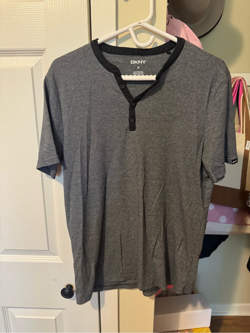 DKNY Men’s Gray Short-Sleeve Henley with Black Trim